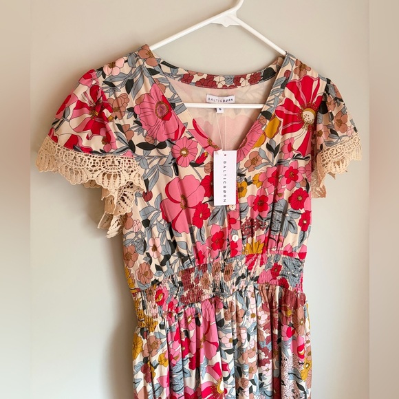 Baltic Born Dresses & Skirts - NWT baltic born Aliyah Midi Dress size small smocked flutter sleeve floral